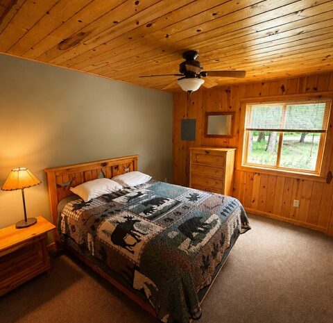 Cabin 18 Queen Down