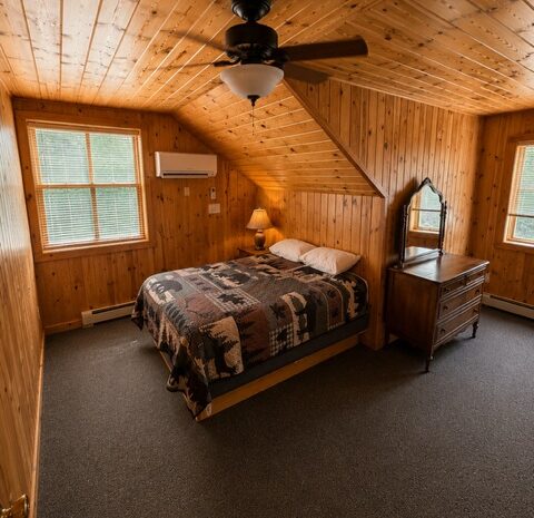 Cabin 20 Queen Up