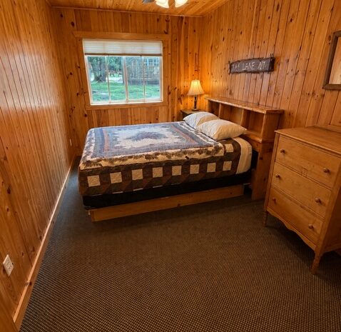 Cabin 4 Queen Down