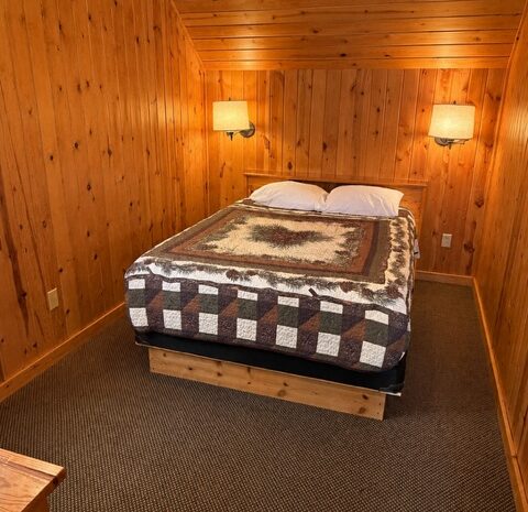 Cabin 4 Queen Upper
